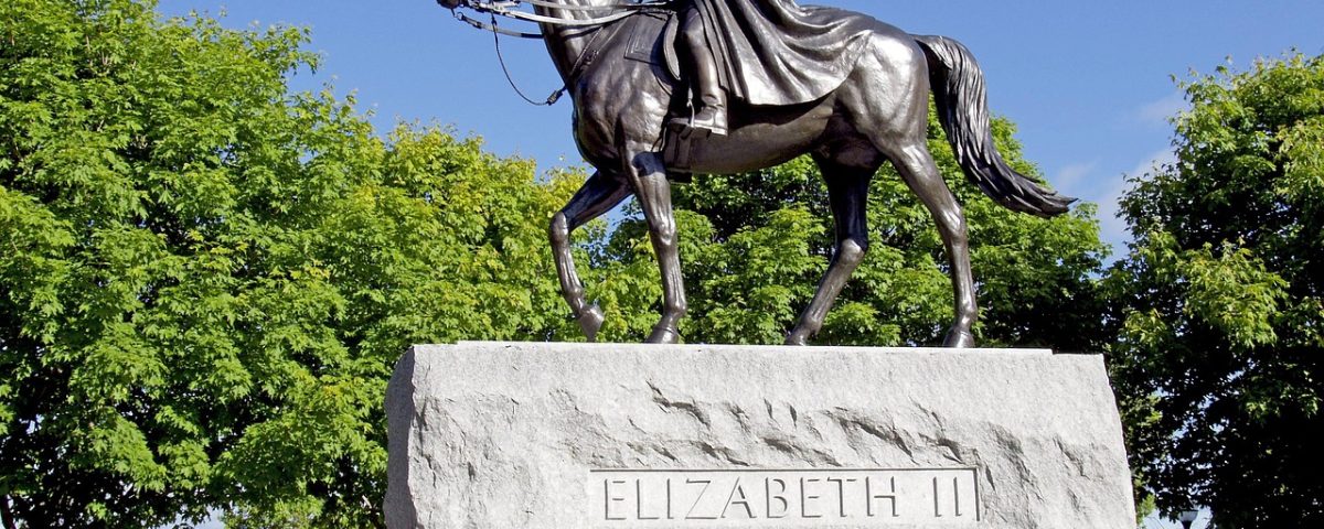 Warren's Accusations Against Fed Chair Warsh: Implications for the Financial Landscape