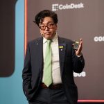 AI Wealth Disparity: Tom Lee's Perspective on Blockchain as Humanity's Safeguard