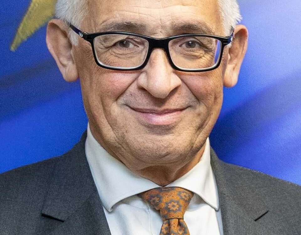 ECB's Piero Cipollone Warns of Stablecoin Threats to Commercial Banks: The Case for a Digital Euro